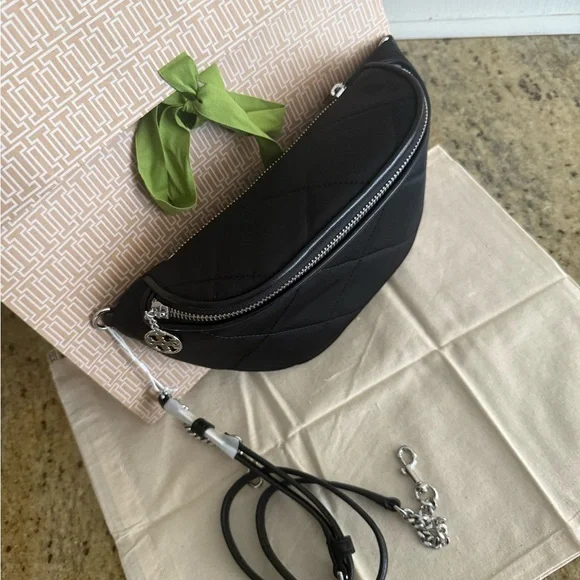 New Tory Burch Willa Quilted Nylon Belt Bag Black Fanny Pack Crossbody Bag - Picture 4 of 9
